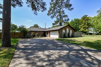 1747 Burning Tree Rd in Humble, TX - Building Photo - Building Photo