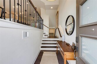 842 Stonehill Ln in Atlanta, GA - Building Photo - Building Photo