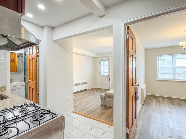 151-17 7th Ave in Queens, NY - Building Photo - Building Photo