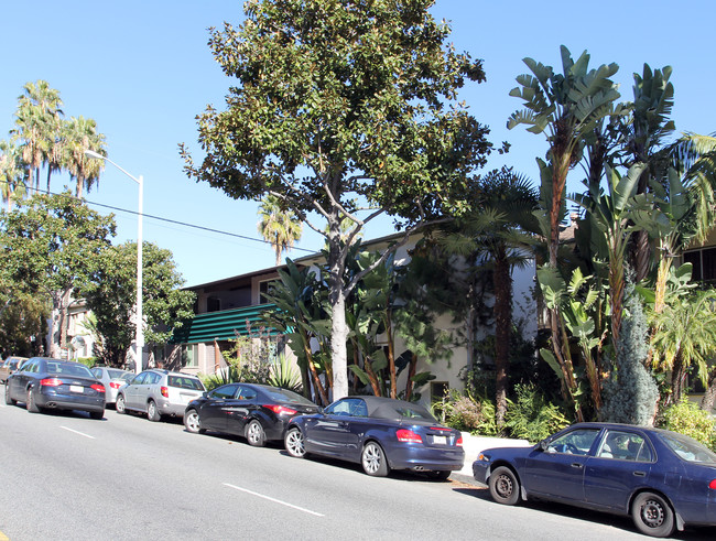 Crescent Hill in West Hollywood, CA - Building Photo - Building Photo