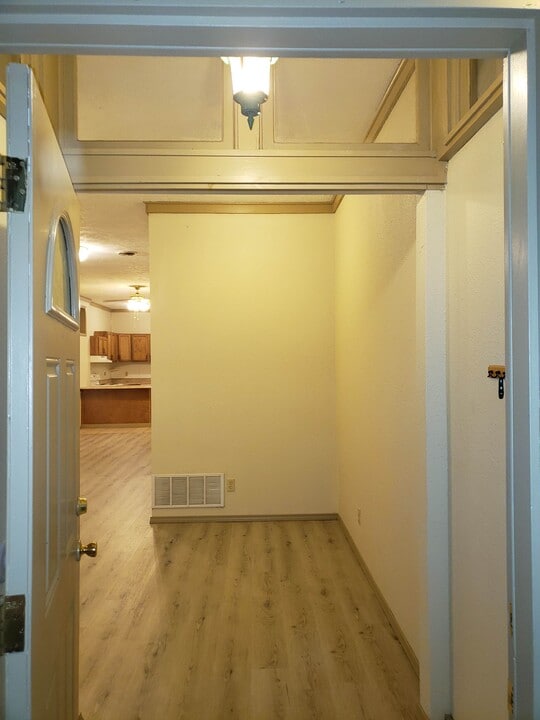 422 W Hickory St, Unit #422 in Carbondale, IL - Building Photo