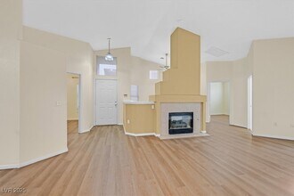 137 Tapatio St in Henderson, NV - Building Photo - Building Photo
