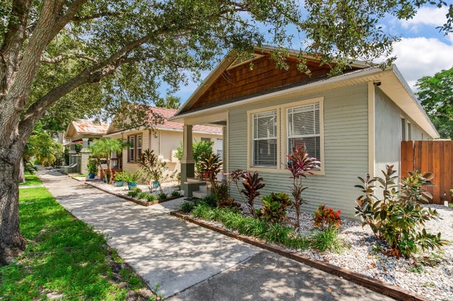 2120 W Spruce St in Tampa, FL - Building Photo - Building Photo