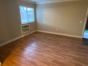 855 E Lexington Ave in El Cajon, CA - Building Photo - Building Photo