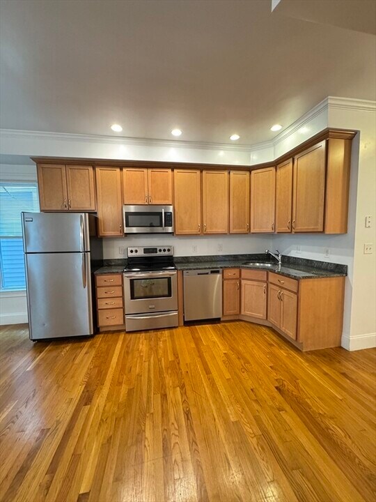 157 M St in Boston, MA - Building Photo