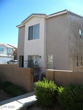 4131 Halfmoon Bay Dr in Las Vegas, NV - Building Photo - Building Photo