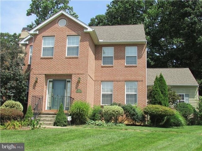 property at 1 Overlook Ct