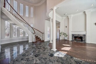 2900 Creekview Dr in Flower Mound, TX - Foto de edificio - Building Photo