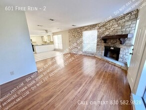 601 Free Rein in Horseshoe Bay, TX - Building Photo - Building Photo