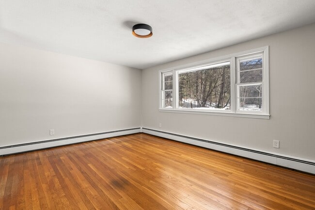 41 Scadding St, Unit 2 in Taunton, MA - Building Photo - Building Photo