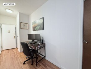 117 W 58th St in New York, NY - Building Photo - Building Photo