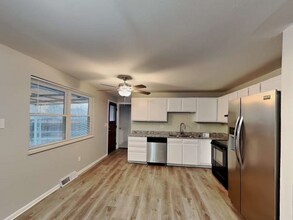 7133 W Hinsdale Dr in Littleton, CO - Foto de edificio - Building Photo