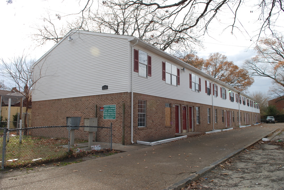 Alexander Place Apartments in Norfolk, VA - Building Photo