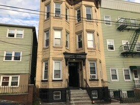 432 New York Ave in Jersey City, NJ - Building Photo