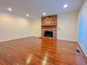 18107 NE 22nd St in Redmond, WA - Building Photo - Building Photo