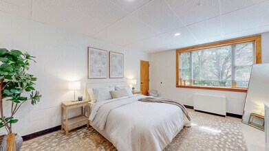 Parkline Apartments in Troy, NY - Foto de edificio - Building Photo