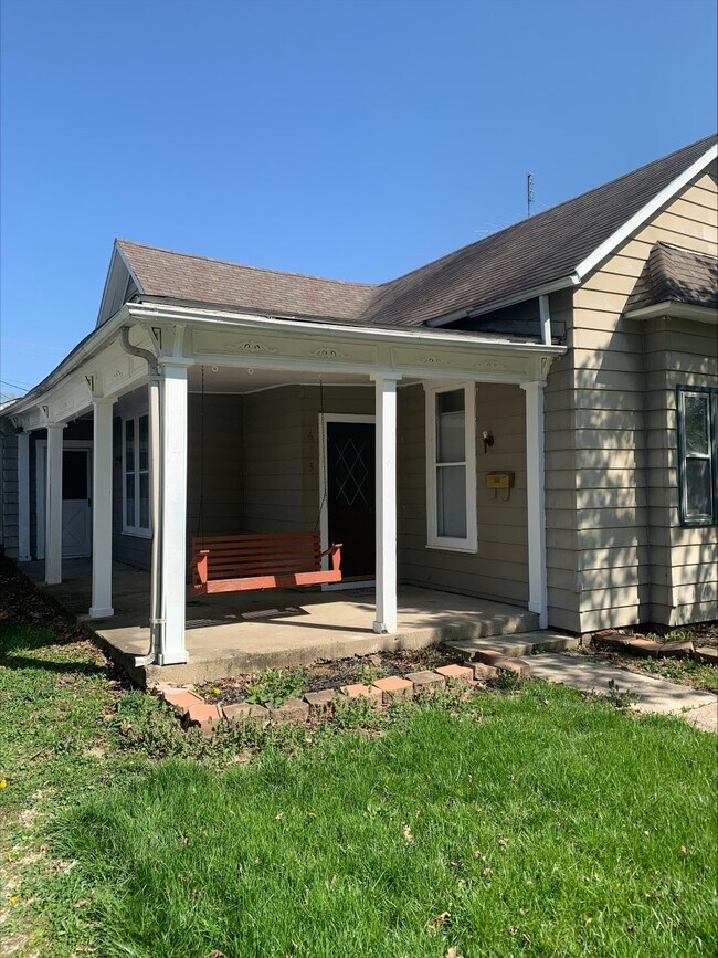 613 S Jefferson St Rentals in Hartford City, IN