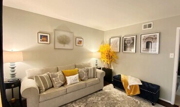 8521 Hearth Dr in Houston, TX - Building Photo - Building Photo