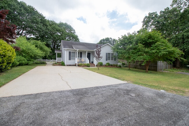 223 Vintage Ave in Greenville, SC - Building Photo - Building Photo