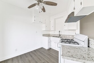 147 S Magnolia Ave in Anaheim, CA - Foto de edificio - Building Photo