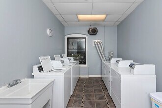 635 W Barry Ave in Chicago, IL - Building Photo - Building Photo