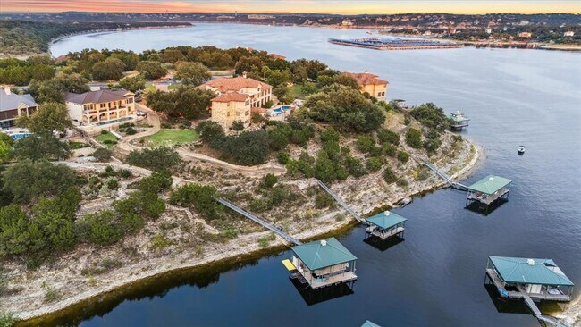 17813 Kingfisher Ridge Dr in Lago Vista, TX - Building Photo - Building Photo
