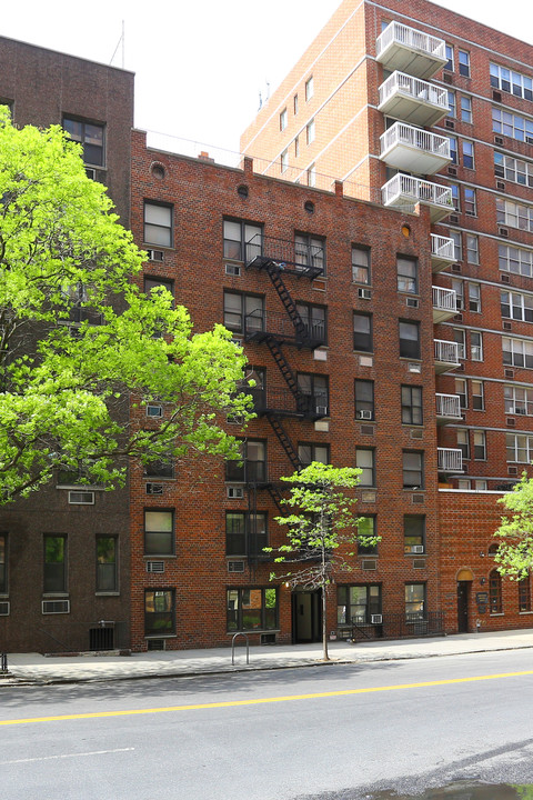 416-418 W 23rd St in New York, NY - Building Photo