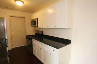 4654 Malden St in Chicago, IL - Building Photo - Building Photo