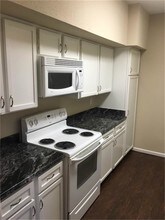 1115 Augusta Dr in Houston, TX - Building Photo - Building Photo
