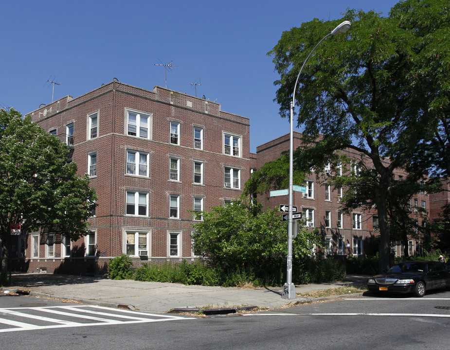 644 Ocean Pky in Brooklyn, NY - Foto de edificio