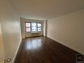 EAST 63 STREET in New York, NY - Foto de edificio - Building Photo