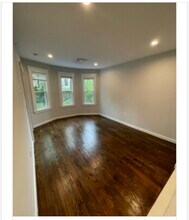 33 Raymond Ave, Unit 3 in Somerville, MA - Foto de edificio - Building Photo