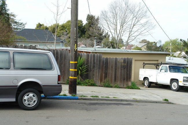 1360-1362 California St in Berkeley, CA - Building Photo - Building Photo