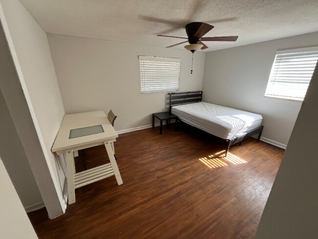 740 Jenkins St in Kissimmee, FL - Foto de edificio - Building Photo