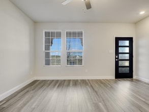 2732 Gateway Ave in Corinth, TX - Building Photo - Building Photo