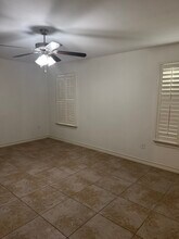 212 Sandhill Oak in Laredo, TX - Foto de edificio - Building Photo