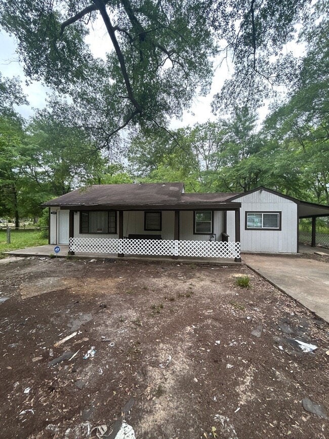 property at 3909 Mesilla Dr