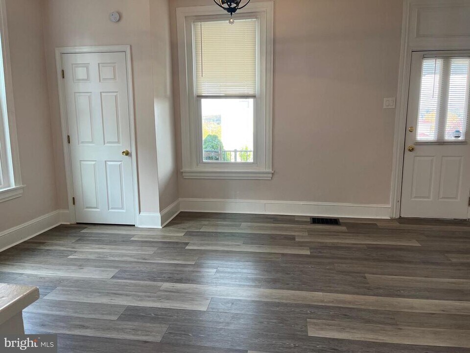 152 Rockland Ave in Bala Cynwyd, PA - Building Photo