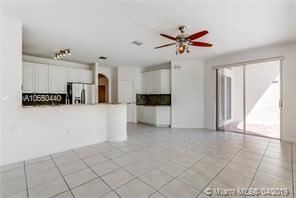 5549 NW 113th Ct in Doral, FL - Building Photo - Building Photo