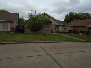 12736 Shannon Hills Dr in Houston, TX - Foto de edificio - Building Photo