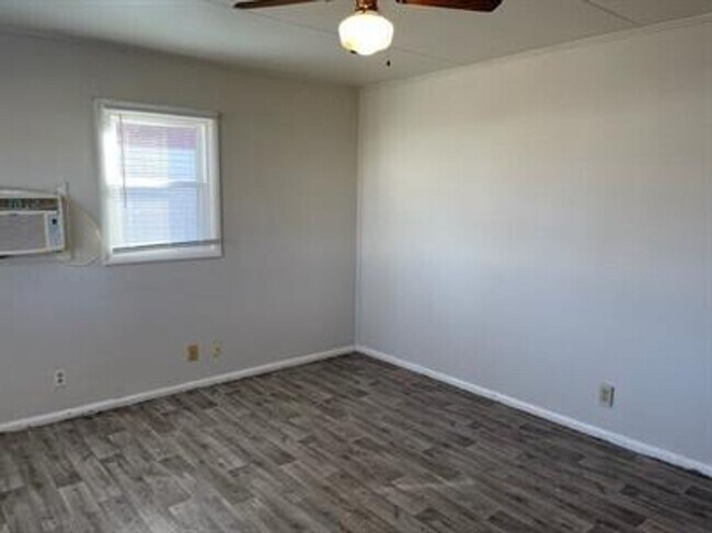 1104 Eastview Dr in Rantoul, IL - Building Photo - Building Photo