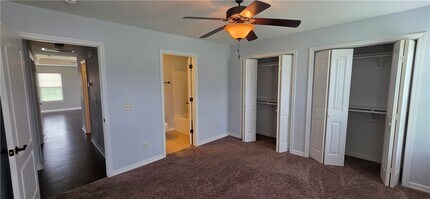 1441 Colonel Hawthorne Dr in Prairie Grove, AR - Building Photo - Building Photo