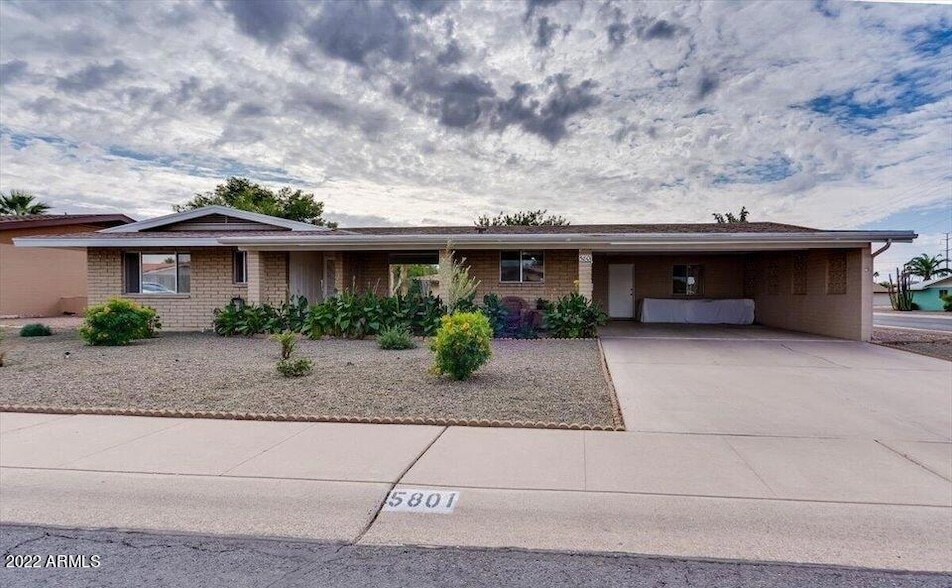 5801 Casper Rd, Unit Shared Room- 1 Space in Mesa, AZ - Building Photo