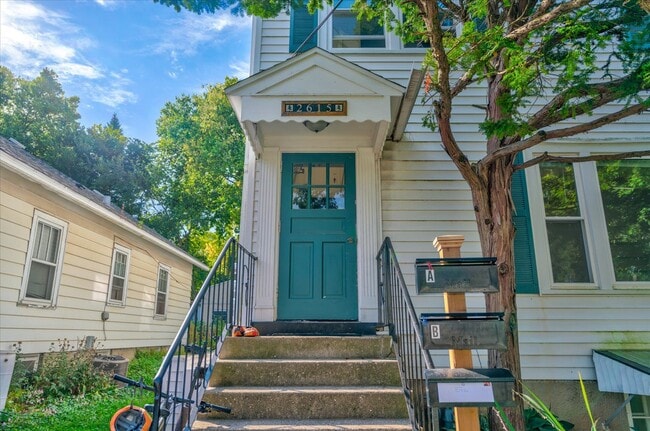 2615 Stevens St, Unit #A in Madison, WI - Foto de edificio - Building Photo