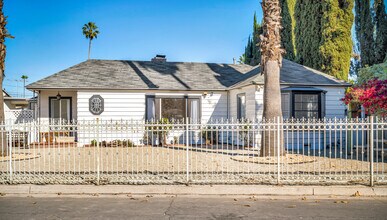 15157 Valleyheart Dr, Unit A in Sherman Oaks, CA - Building Photo - Building Photo