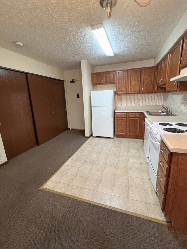 Tucker Manor in Parsons, WV - Building Photo - Building Photo