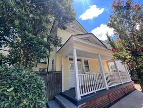 200 S Elliott St in Elizabeth City, NC - Foto de edificio - Building Photo