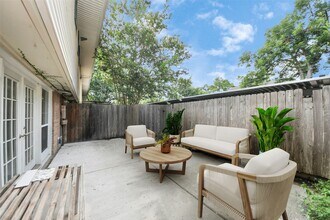 832 Wax Myrtle Ln in Houston, TX - Building Photo - Building Photo