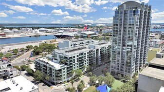 111 N 12th St in Tampa, FL - Building Photo