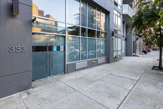 330 E 109th St in New York, NY - Building Photo - Building Photo